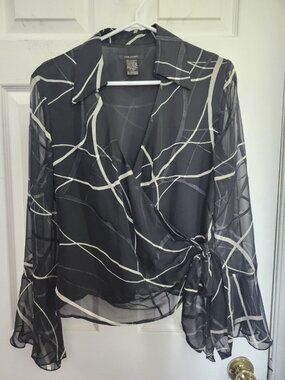 Anne Carson Size L Geometric Print Wrap Around Side Tie Blouse Flutter Sleeve